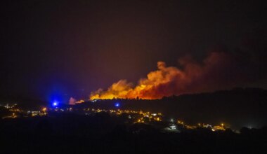 lo peor está en Galicia con cinco fuegos que devoran centenares de hectáreas y uno en Girona confina dos campings