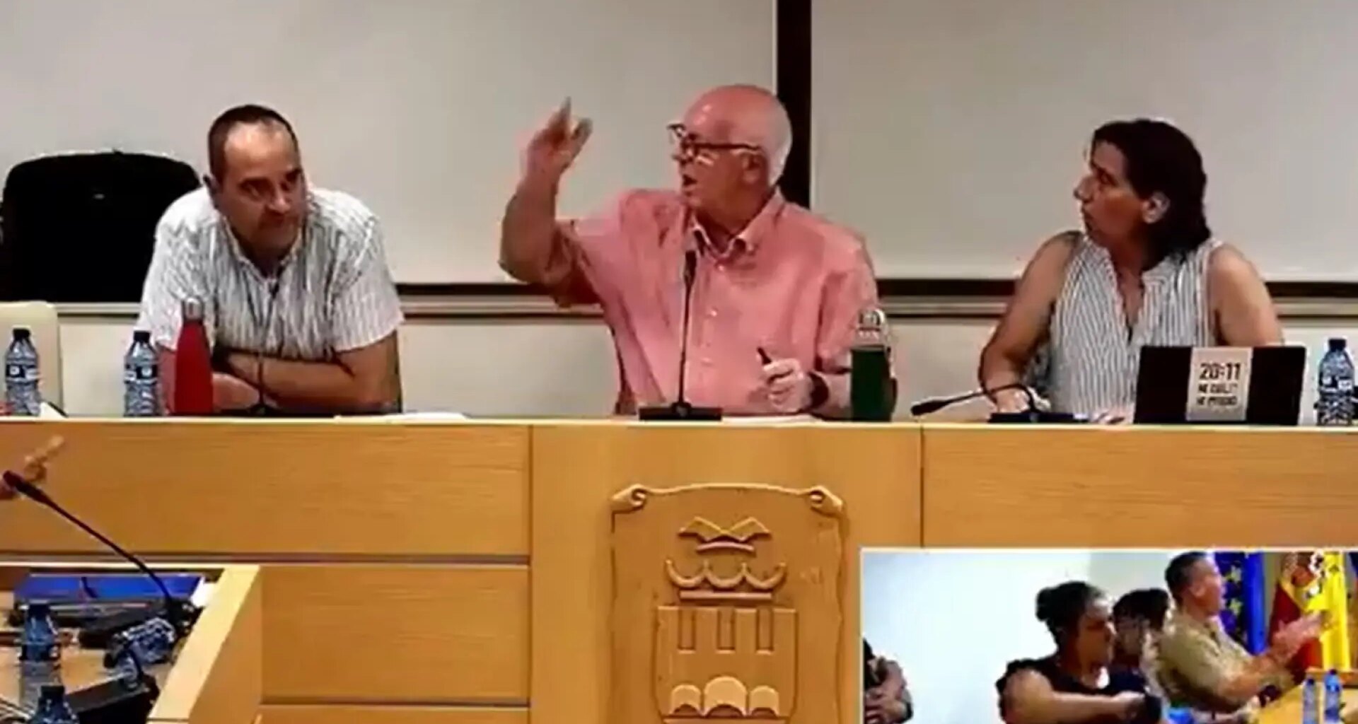 "Voy a contestar en valenciano, te jodes"