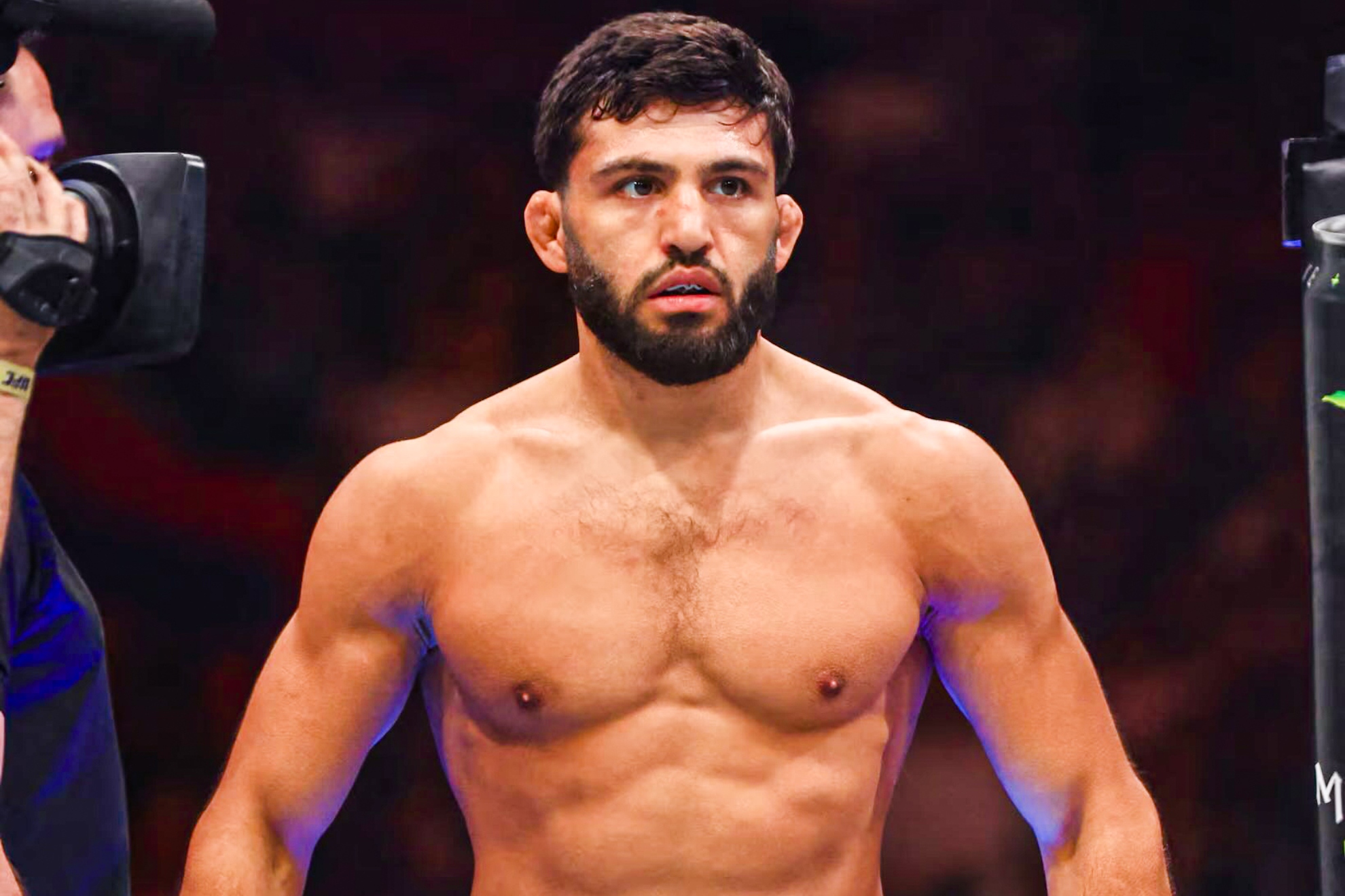 Arman Tsarukyan antes de un combate en la UFC.