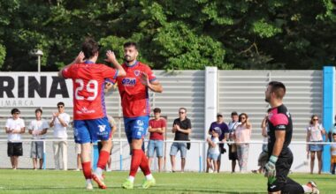 Celebración de uno de los goles del CD Numancia ante el Almazán.