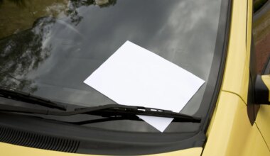La multa de hasta 1.000 euros por llevar este papel en el coche: pueden retirarte el vehículo