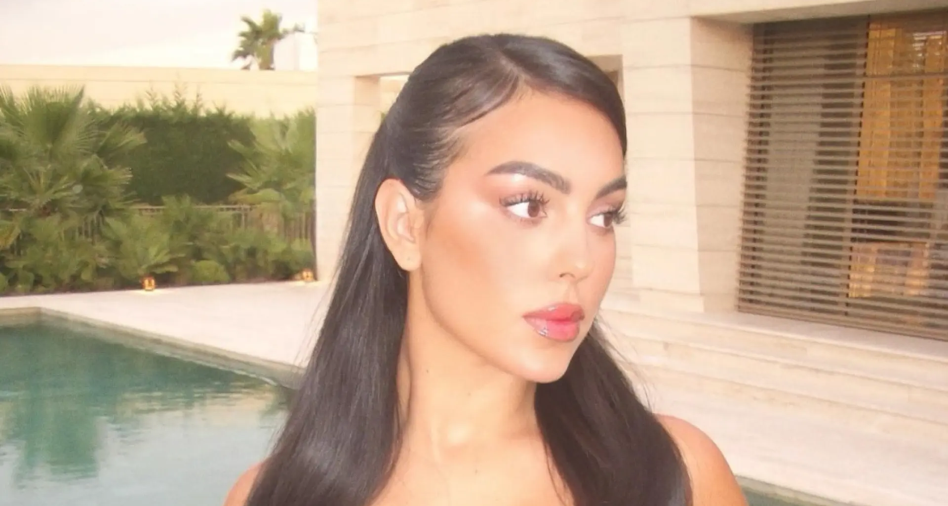 Georgina Rodríguez 'incendia' Instagram con un vestido extra corto con el que presume de glúteos: "Estoy obsesionado"