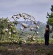 'Orbital 1', de Mona Hatoum, una de las esculturas del Solo Scuplture Trail de Albarrán Bourdais en el Matarraña (Teruel)