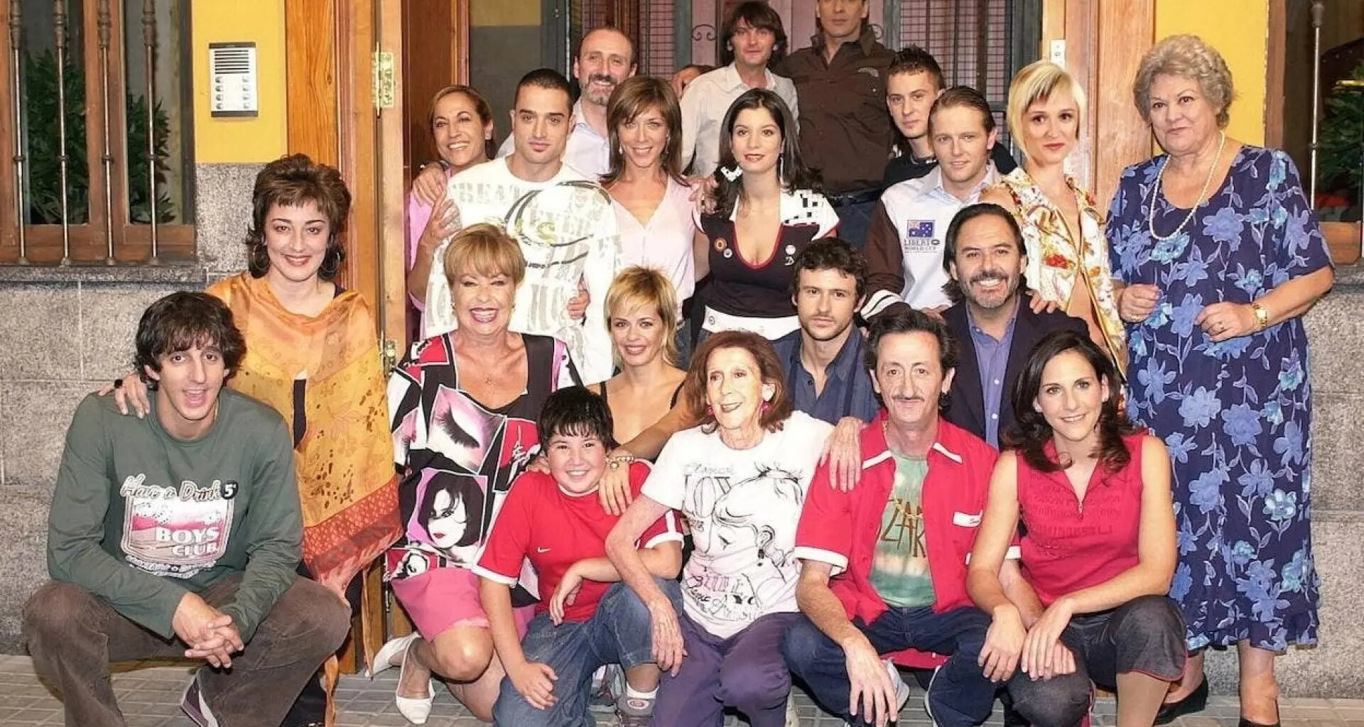 Sin guiones preparados, de madrugada, jornadas interminables... los entresijos de las grabaciones de 'Aquí no hay quien viva'