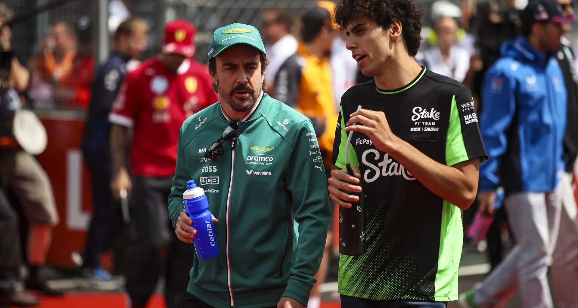 Bortoleto desvela la dedicación de Fernando Alonso en su formación: "Ha sacrificado sus descansos"