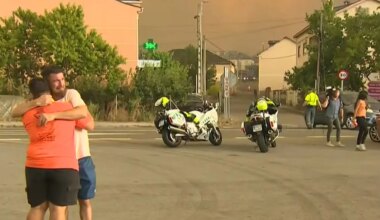 Situación crítica en Castilla y León, con ocho incendios y centenares de desalojados, mientras Galicia sufre su peor fuego del año