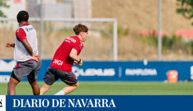 Víctor levanta de los asientos al público de Tajonar con un golazo