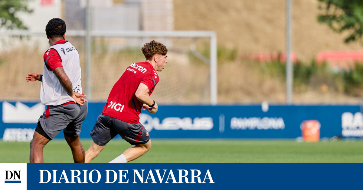 Víctor levanta de los asientos al público de Tajonar con un golazo