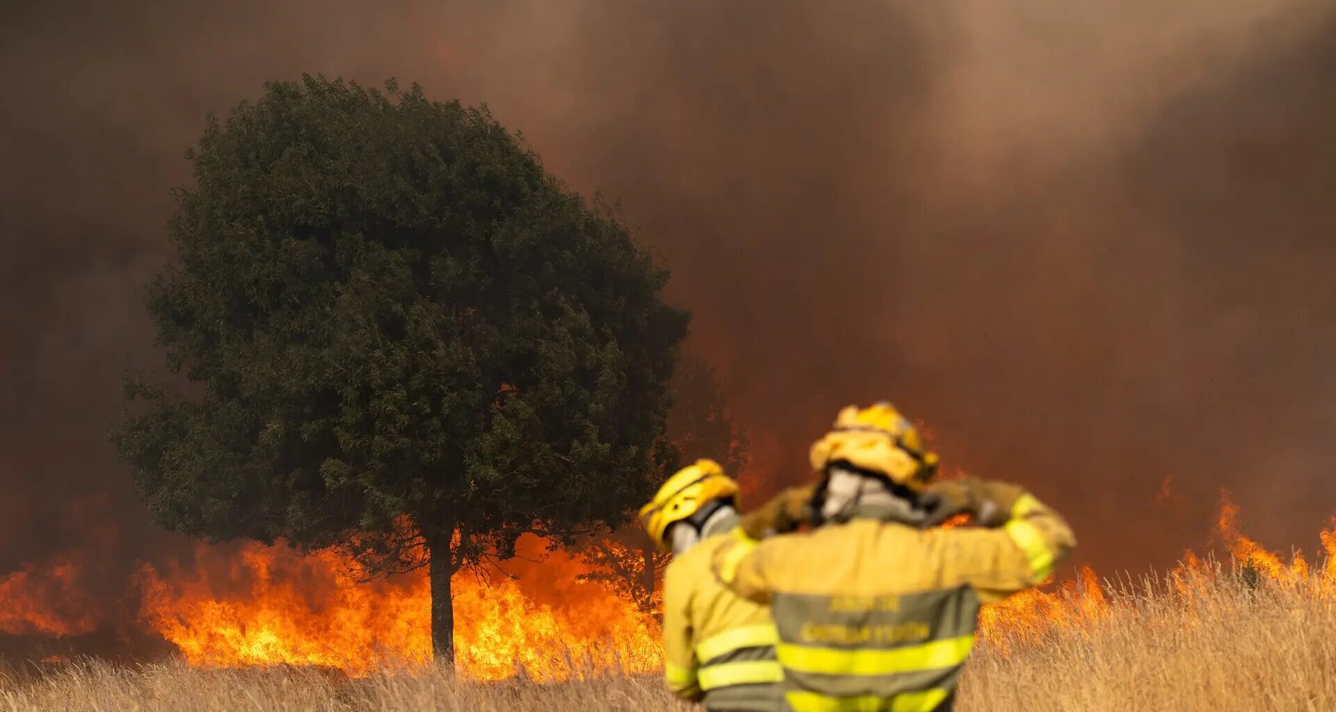 Muere un voluntario que trabajaba en la extinción de uno de los incendios en Zamora