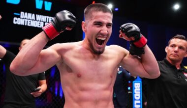 Noquea a su rival, gana un contrato con la UFC... ¡Y pide en la cara de Dana White pelear en 4 días!