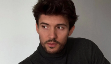 Carlos Right, de 'OT 2018', 'conquista' las redes sociales al cantarle una preciosa canción a su bebé recién nacido