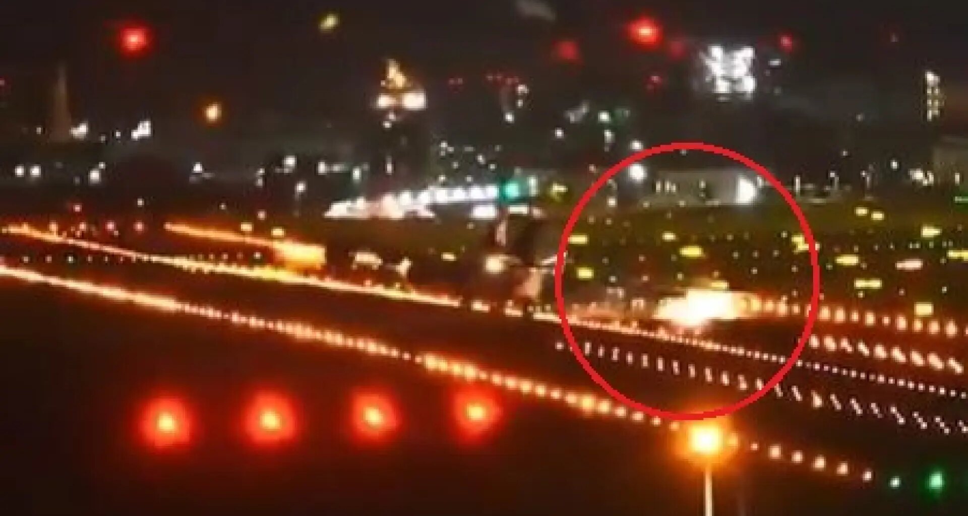 un Boeing 747 se estrella contra la pista por las fuertes rachas de viento