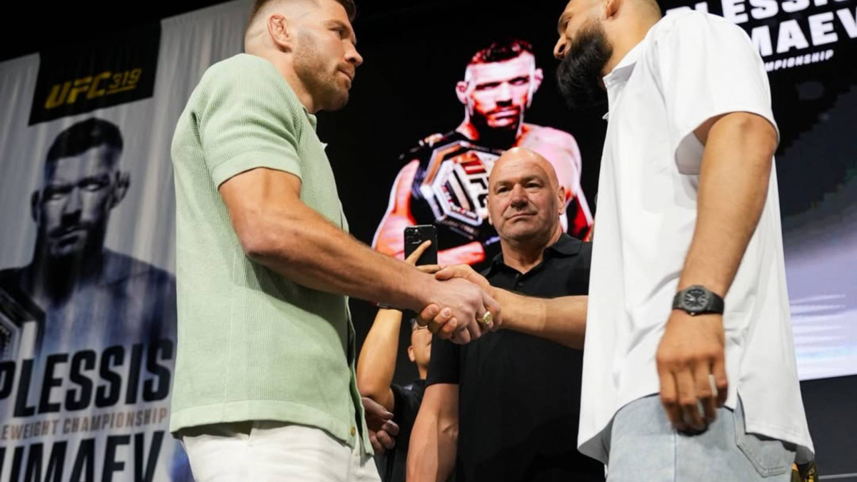 Así fue el intenso cara a cara entre Du Plessis y Chimaev antes del histórico UFC 319