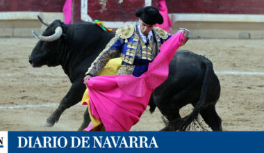 El declive de los dioses bajo un sol abrasador en Tafalla