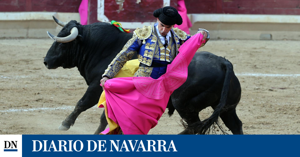 El declive de los dioses bajo un sol abrasador en Tafalla