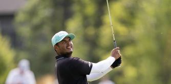 Sebastián Muñoz resiste como líder en Indianapolis, aunque con Dustin Johnson ya como colíder, -16 para ambos antes de la jornada final