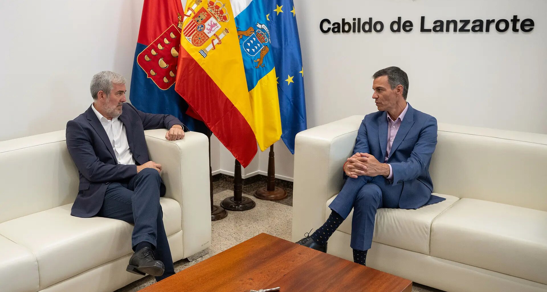 Sánchez estudiará el decreto específico para Canarias que le pide Clavijo y ambos acuerdan colaborar ante el reto migratorio