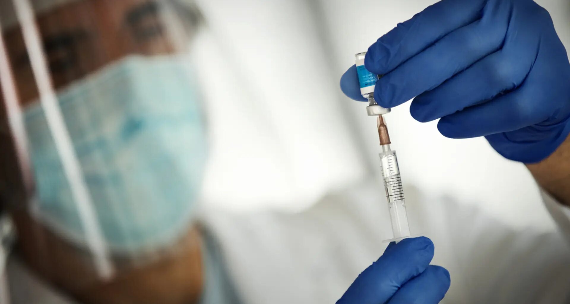 Un nuevo fármaco experimental logra eliminar cánceres agresivos de mama y piel en un ensayo clínico