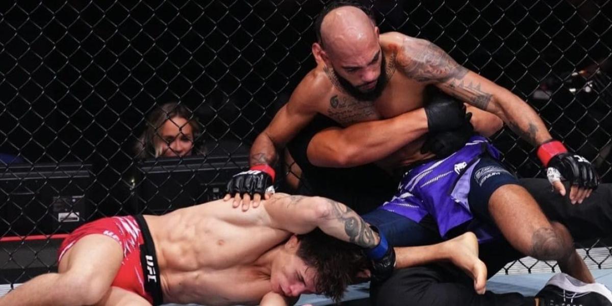 Lone'er Kavanagh, el elegido por Ilia Topuria, cae noqueado en UFC Shanghái por Charles Johnson
