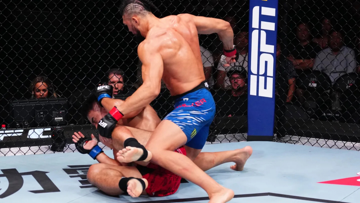 Walker sorprende a Mingyang y le noquea frente a su gente en el UFC China