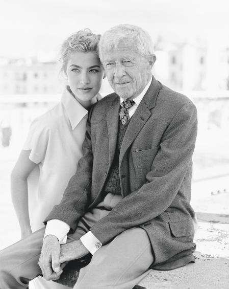 Modelo y escritor. Elaine Irwin y Paul Bowles para ‘Vogue’ en Tánger, 1990