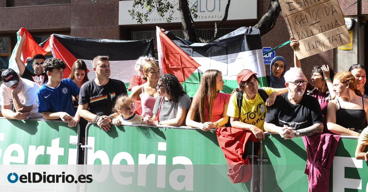 Una nueva protesta contra el genocidio en Gaza obliga al pelotón de La Vuelta a frenarse en Olot