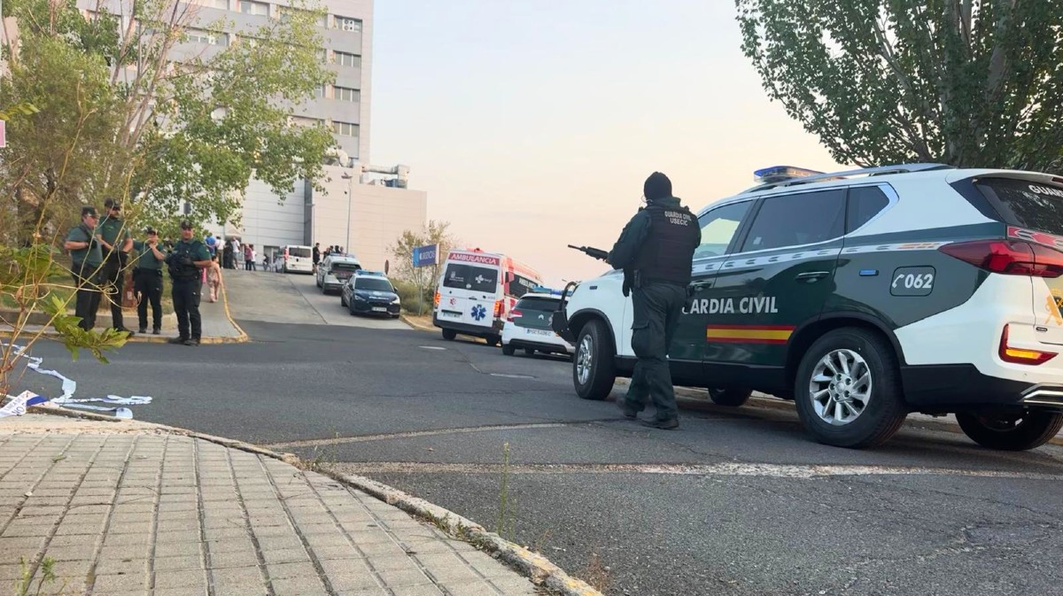Fuerzas de seguridad mantinen acordonado el Hospital de Sonsoles.