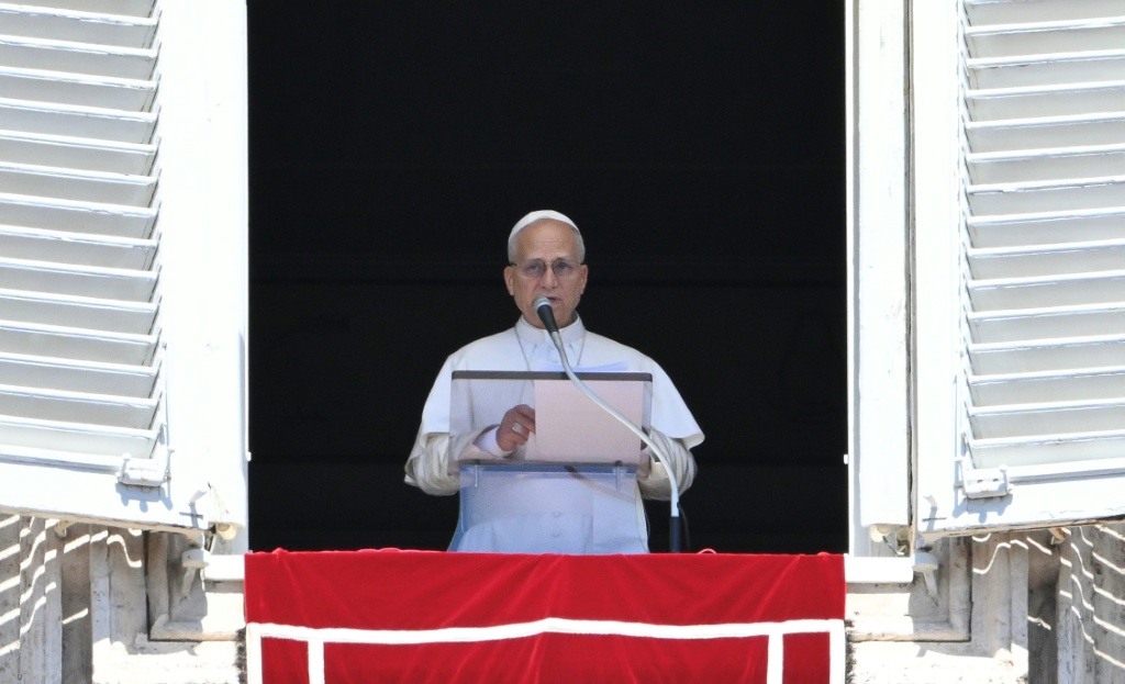 El papa pide terminar con "pandemia de armas" que mata a niños en crímenes y conflictos