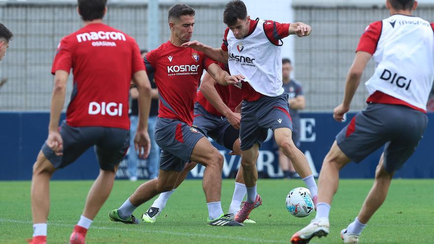 Aimar Oroz se agarra a la sorpresa de De la Fuente