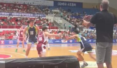 Captura de una imagen del partido entre los equipos de Cáceres y Melbourne.