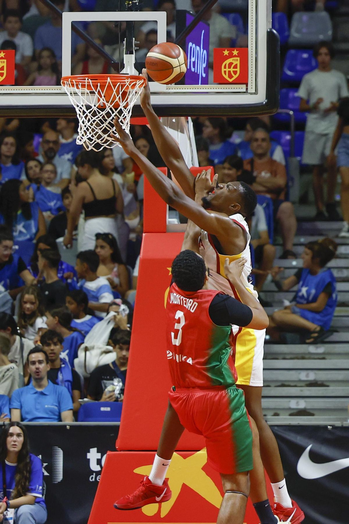 Yankuba Sima, nuevo jugador del Valencia Basket, en el partido ante Portugal