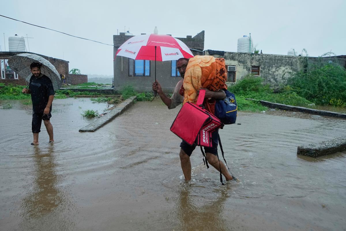 Fotos muestran inundaciones en Cachemira tras semanas de intensas lluvias
