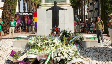 El PP señala a Moreno como garante del "sueño de Blas Infante" y el PSOE le acusa de "desmantelar" Memoria Democrática