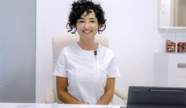 La doctora Sara Setti posa para esta entrevista en su consulta en la clínica Nexemed.