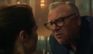 La frustración de Ray Winstone con 'Viuda Negra' y Marvel: "Solo les preocupa vender entradas"