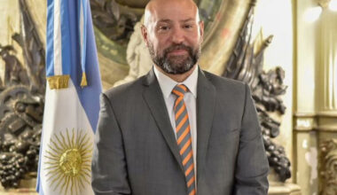 Qué encontraron en el allanamiento a Diego Spagnuolo | Milei, más complicado y en silencio