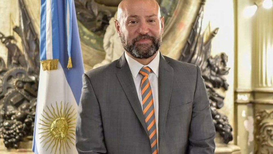Qué encontraron en el allanamiento a Diego Spagnuolo | Milei, más complicado y en silencio
