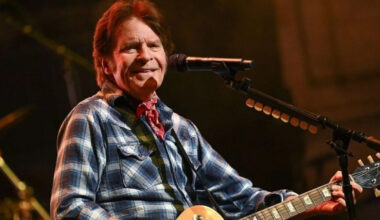John Fogerty repasa sus canciones de Creedence Clearwater Revival | El cantante de 80 años recuperó los derechos de sus composiciones