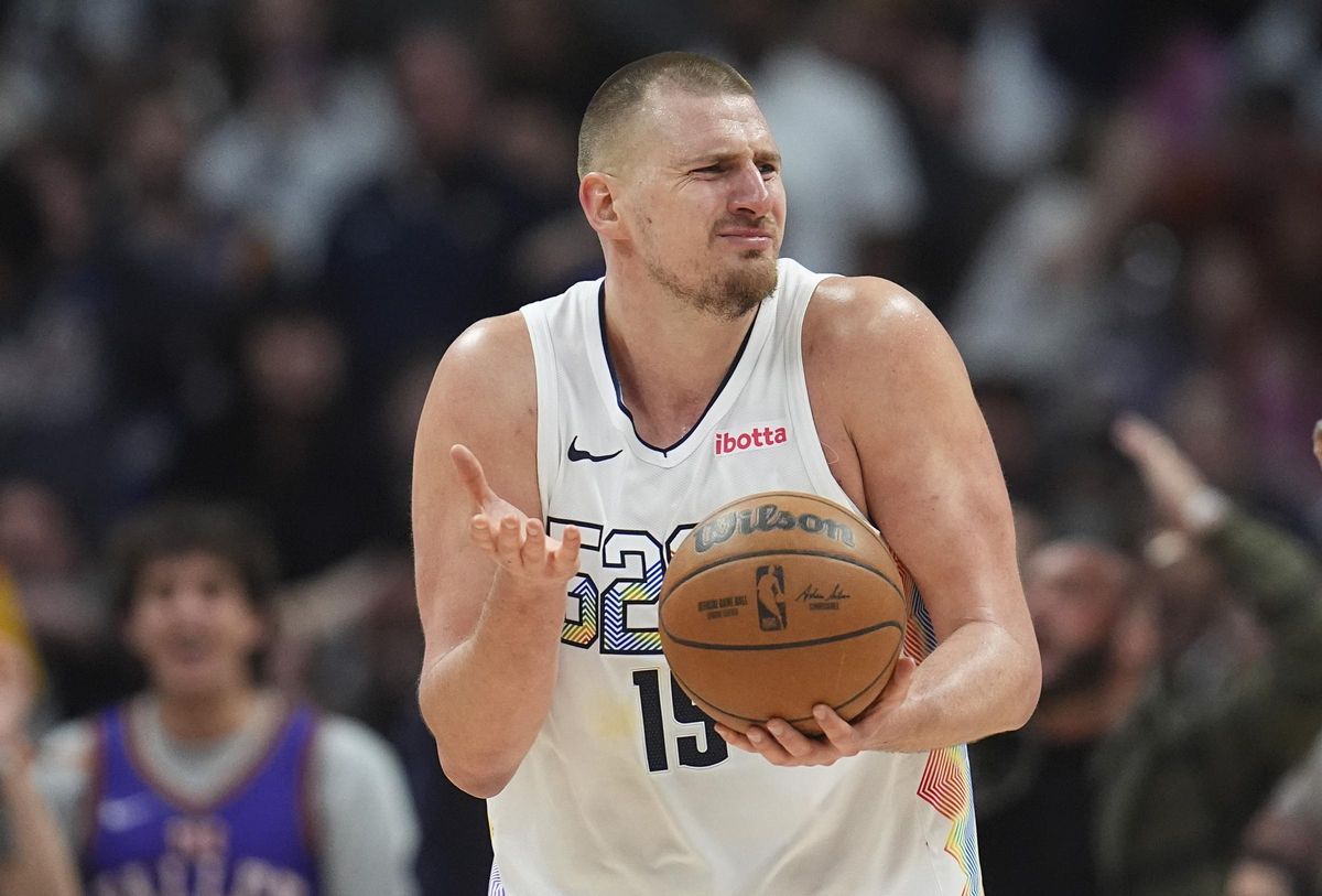 Nikola Jokic Suns Nuggets Basketball