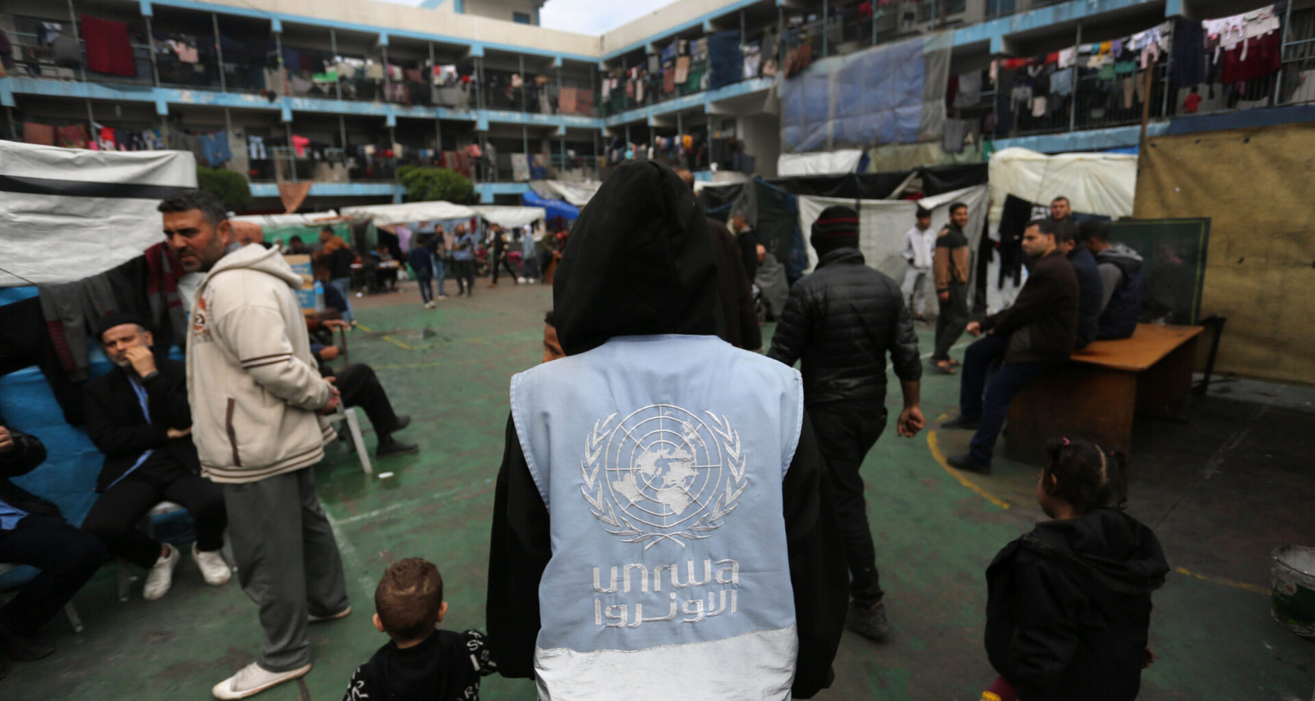 Dolor y compromiso del personal de UNRWA en Gaza: “Intento ayudar a personas desesperadas como yo”