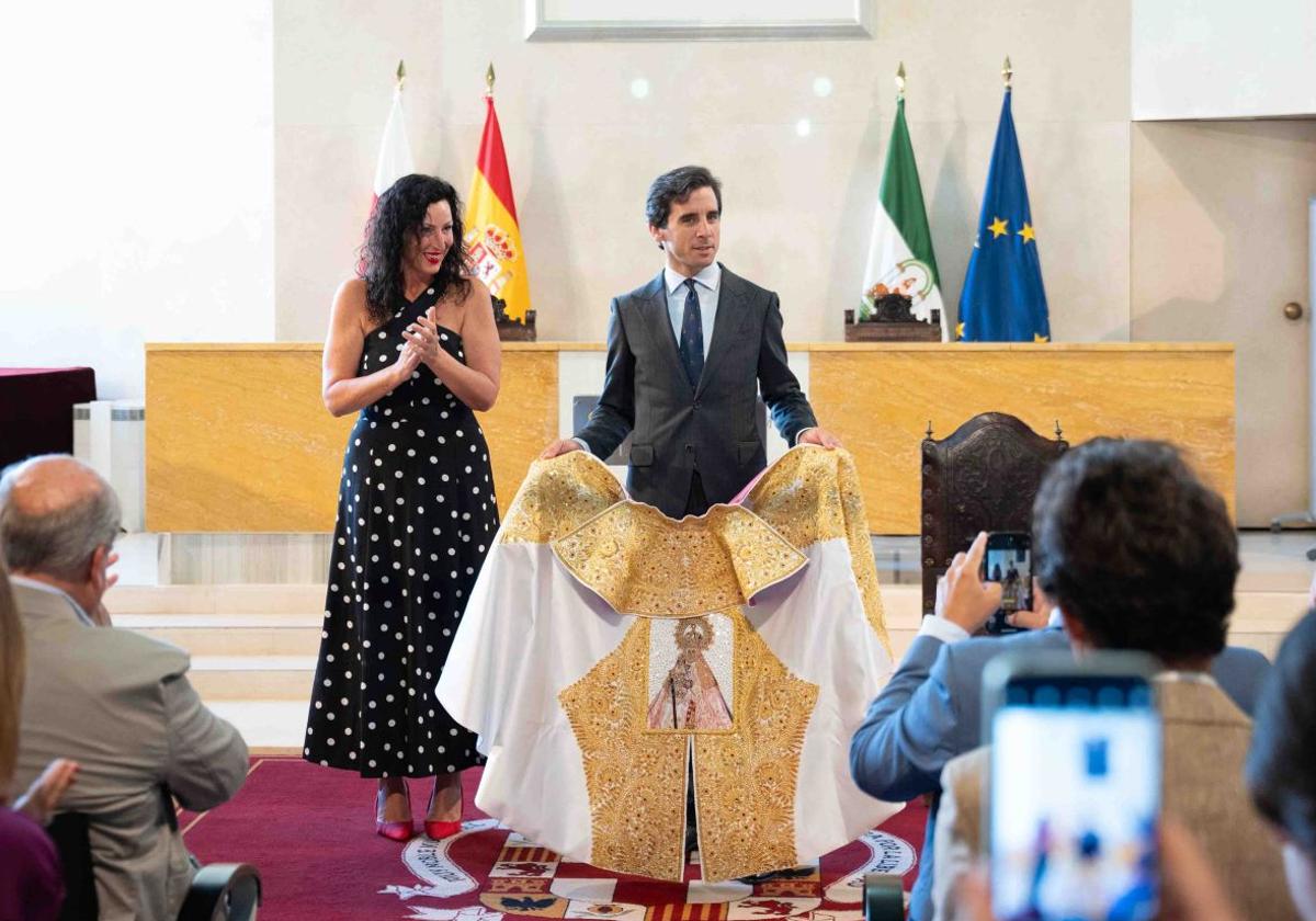 Juan Ortega, con el Capote de Paseo, recibe el premio a una obra maestra