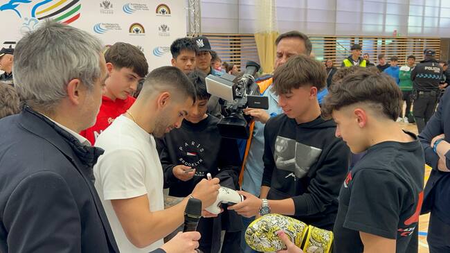 Ilia Topuria en el remodelado pabellón de la Escuela de Gimnasia de Toledo