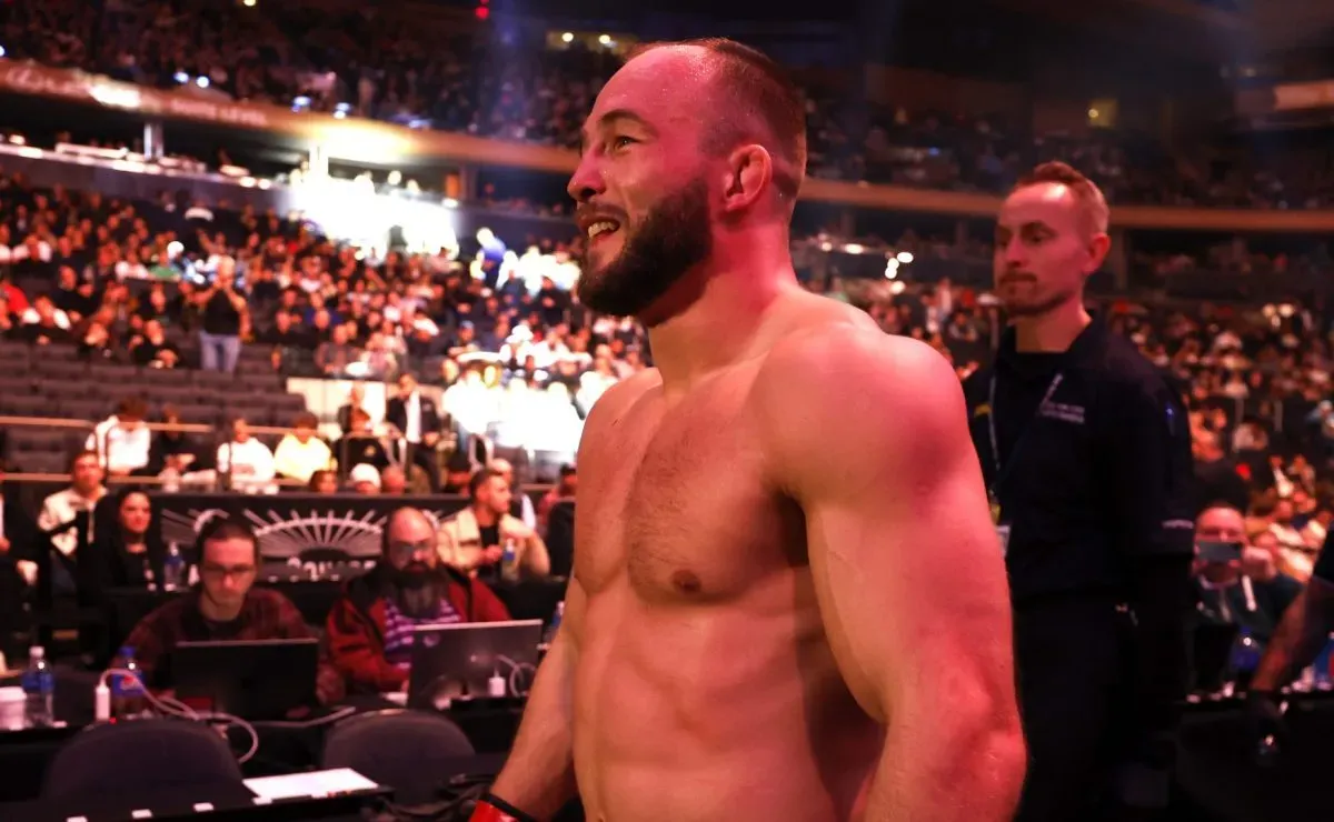 Mateusz Rębecki dejó el rostro desfigurado de la velada