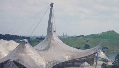 Frei Otto, el arquitecto que cosía el cielo con estructuras livianas y casi invisibles inspiradas en Gaudí