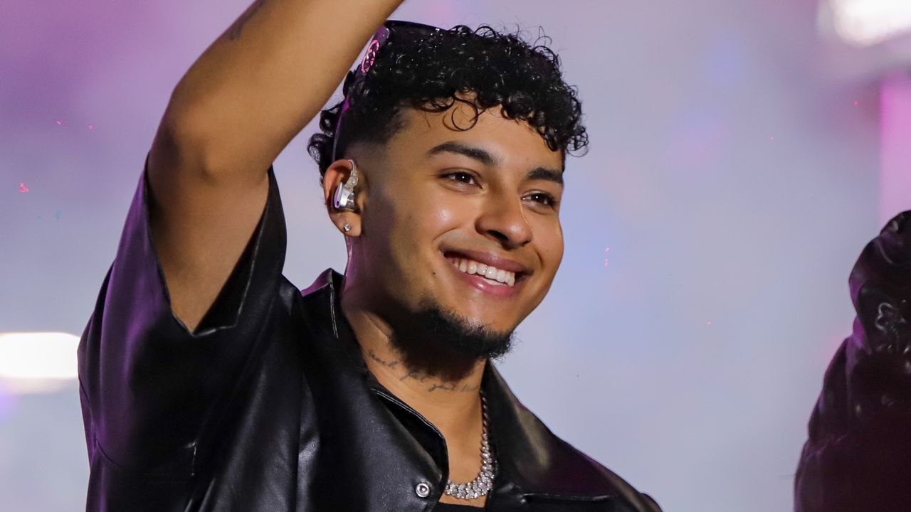 Kenneth Colina, de Venezuela a Carballo y de «La Voz Kids» a la Panorama City