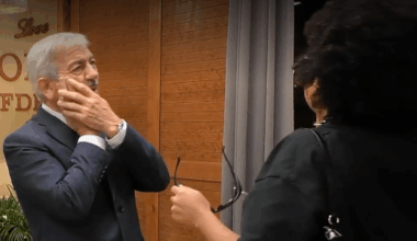 Carlos Sobera sufre un percance en 'First Dates' al recibir a una soltera: «Vengo herido»