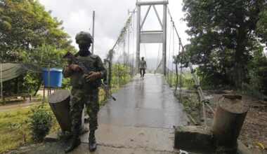 Petro envía 25.000 soldados al Catatumbo y dice que pidió a Venezuela militarizar su frontera con Colombia