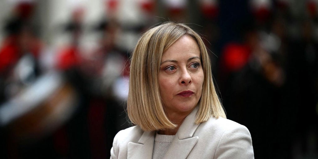 Meloni llama «antipatriotas» a quienes denuncian playas vacías
