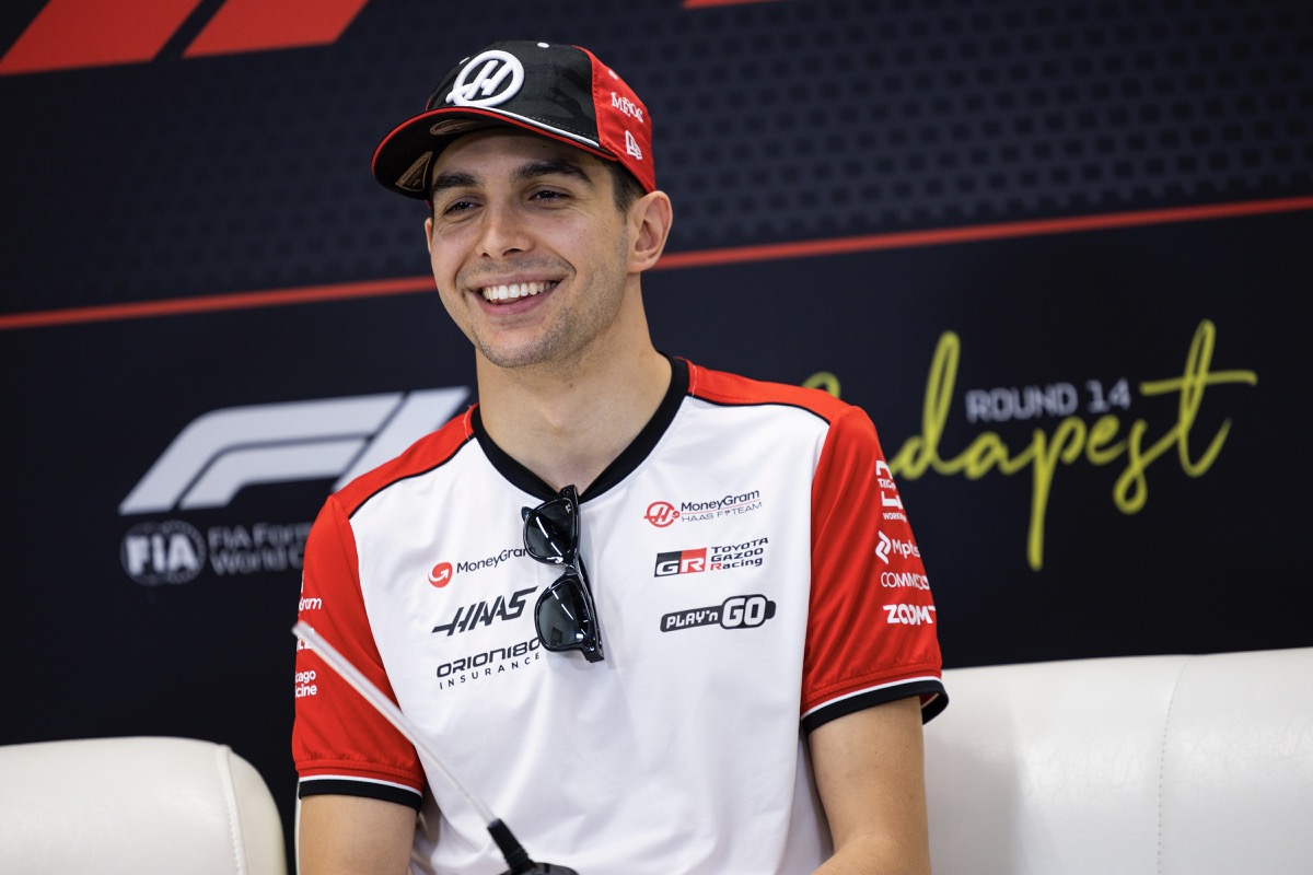 Ocon, positivo tras media temporada con Haas: "Vamos por buen camino"