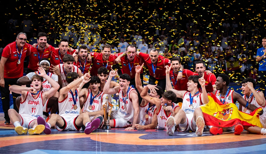 Del Pino obra un milagro y España se lleva el Eurobasket U18